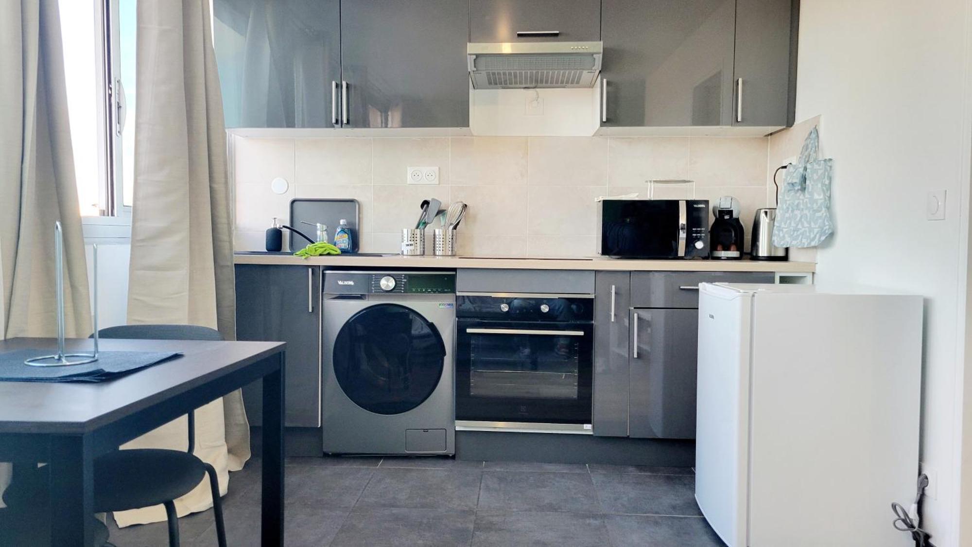 Ideal Proximite Des Transports Et Centre Apartment